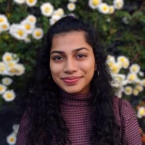 Meet your Posher, Aayushi